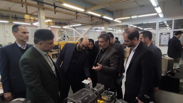 معاون علمی رئیس جمهور از واحد تولیدی دانش بنیان در شهرک صنعتی توس مشهد بازدید کرد.